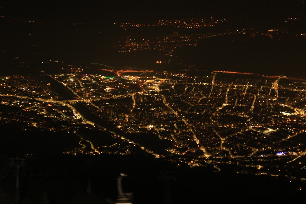 Übersicht über die Stadt bei Nacht bei den "Höhenflügen 2018"