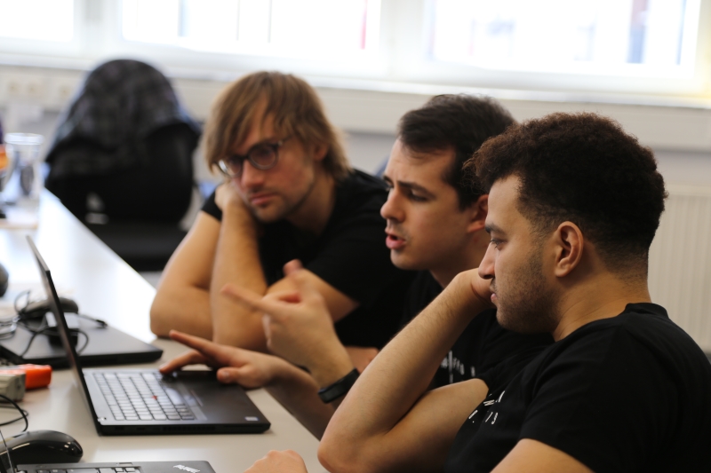 Impressionen beim ersten InfPro Hackathon 2019